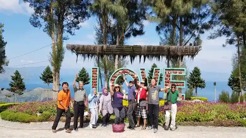 tour danau toba
